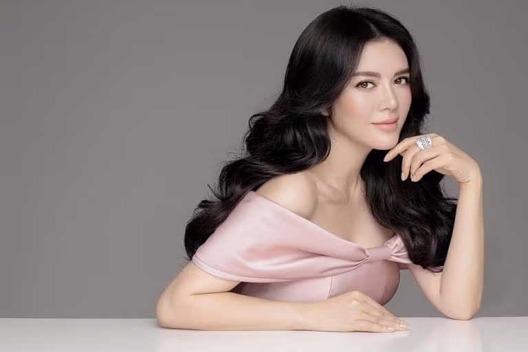 Lý Nhã Kỳ trở thành Công chúa châu Á ảnh 2