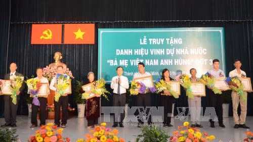  Truy tặng danh hiệu cho 230 Bà mẹ Việt Nam Anh hùng ảnh 1