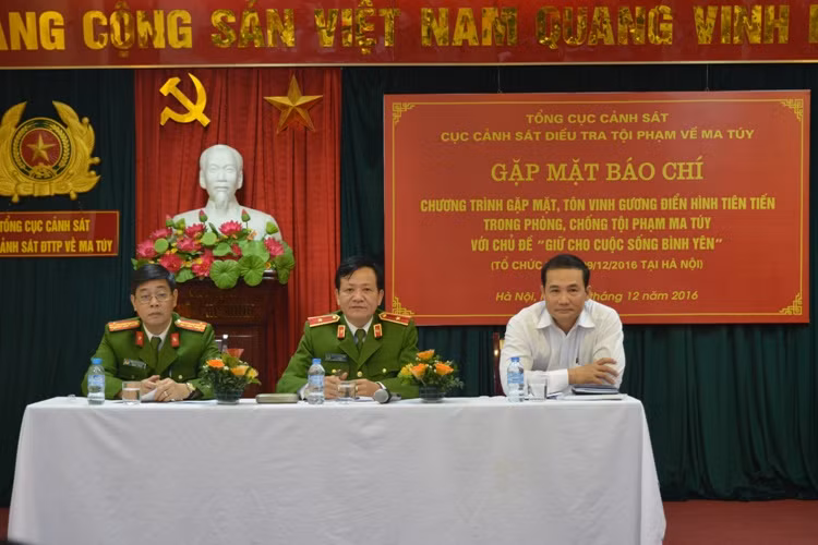 Tuyên dương 132 điển hình trong phòng, chống tội phạm ma tuý ảnh 2