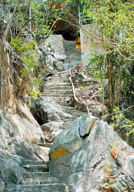 Lên Trà Sư leo núi viếng chùa ảnh 3