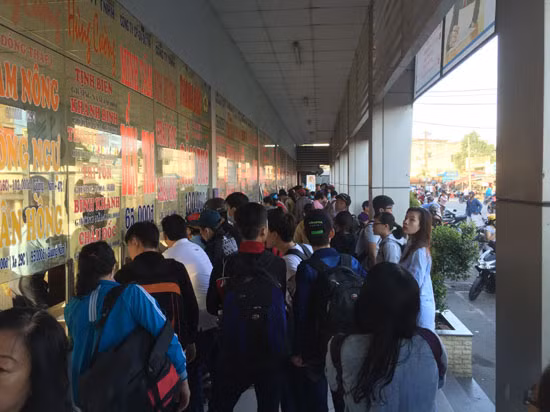 Thành phố Hồ Chí Minh bắt đầu bán vé xe Tết ảnh 1