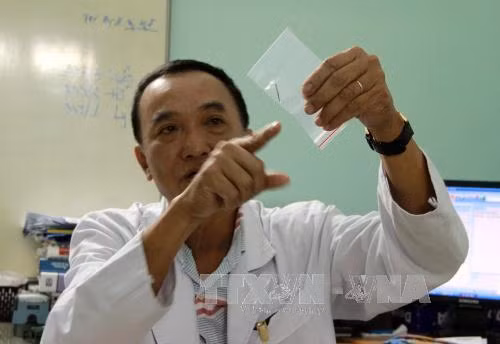 Mổ gấp vì nha sĩ làm rơi mũi khoan 3cm trong dạ dày ảnh 1