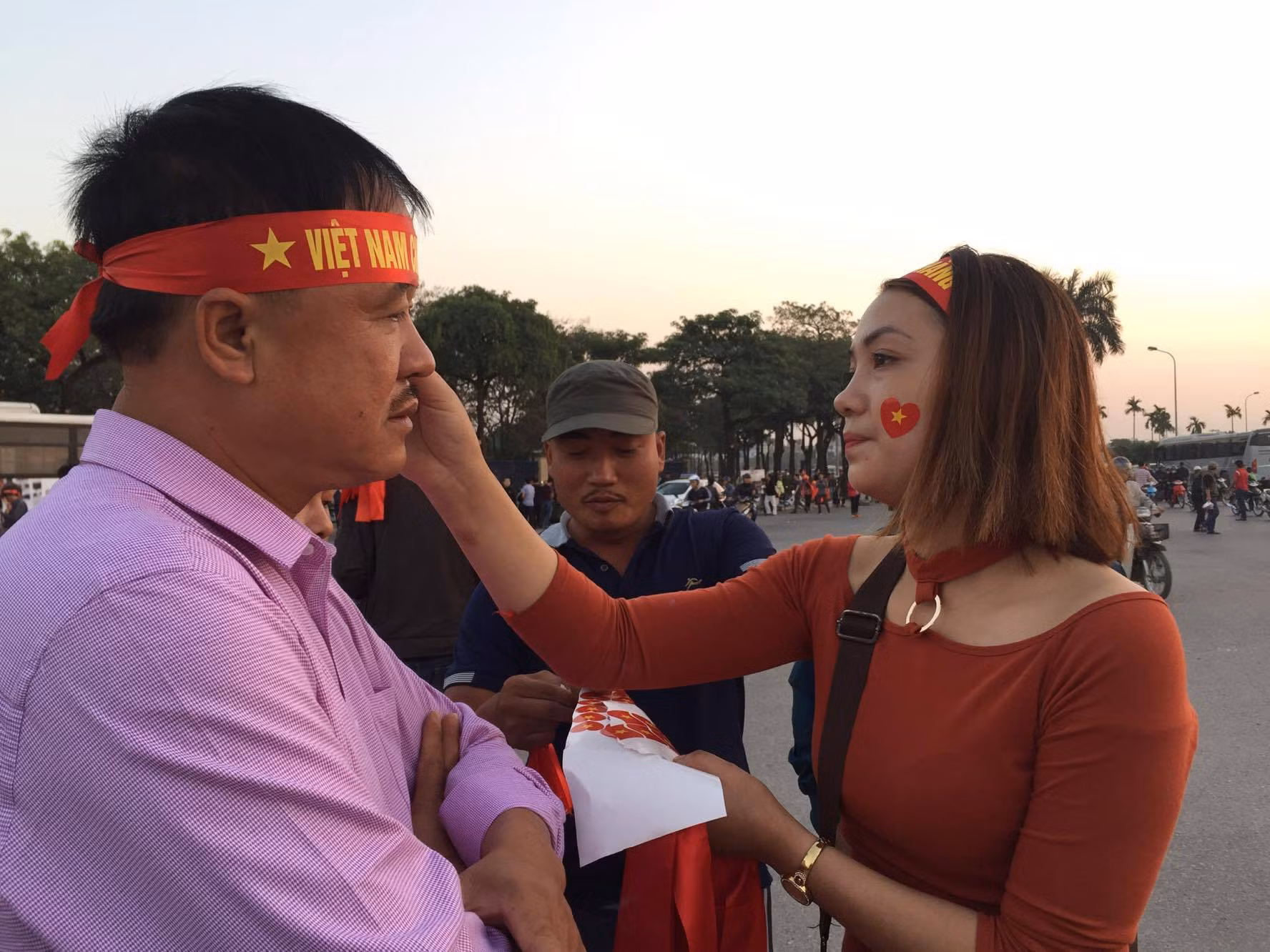 Sân Mỹ Đình "nóng" trước giờ bóng lăn ảnh 17