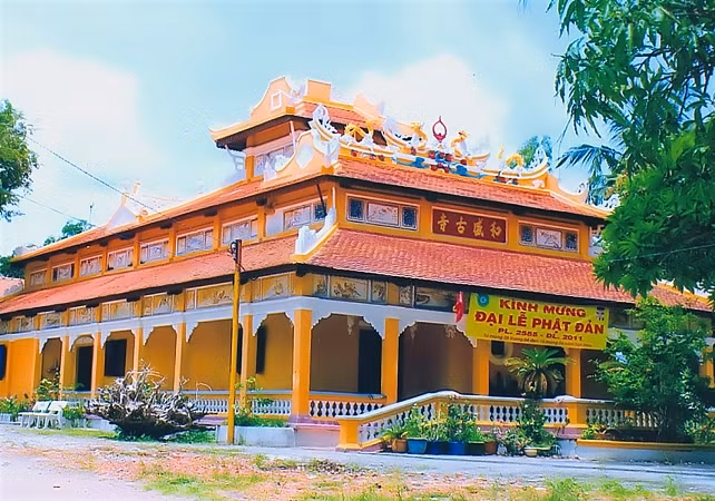 Lên Trà Sư leo núi viếng chùa ảnh 1