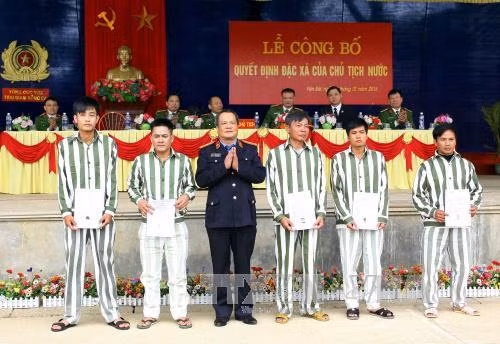 Các địa phương công bố quyết định đặc xá năm 2016 ảnh 1