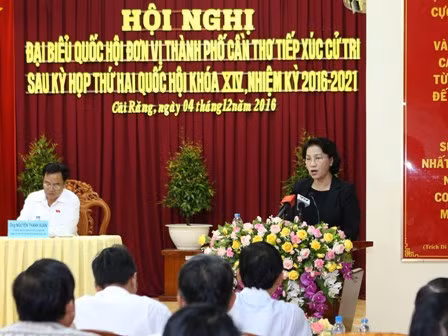 Chủ tịch Quốc hội tiếp xúc cử tri Cần Thơ ảnh 1