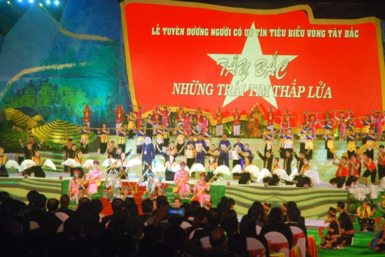 Tây Bắc - Những trái tim thắp lửa ảnh 2