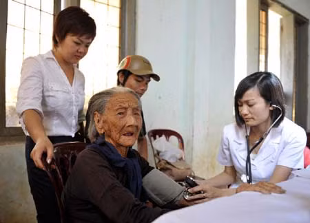 Nâng cao chất lượng y tế khu vực biển đảo ảnh 1