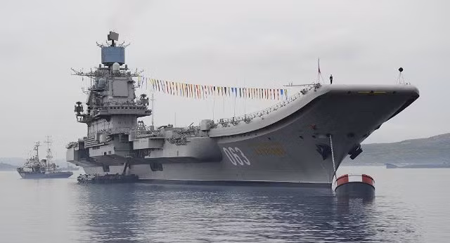 Những tai nạn thảm khốc trên tàu sân bay Mỹ và Nga ảnh 1