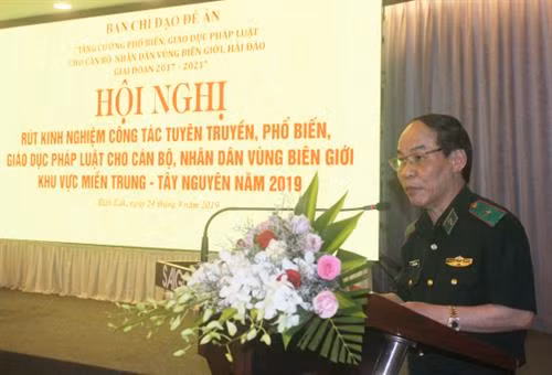 Thiếu tướng Đỗ Danh Vượng, Bí thư Đảng ủy, Chính ủy BĐBP, Phó trưởng ban Thường trực Ban chỉ đạo thực hiện Đề án “Tăng cường TTPBGDPL cho cán bộ, nhân dân vùng biên giới, hải đảo” Bộ Quốc phòng. Ảnh: bienphong.com.vn