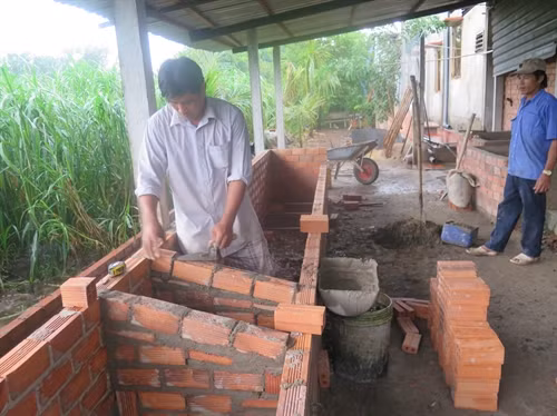 Anh Nguyễn Văn Sang đầu tư mở rộng trang trại nuôi bò sữa