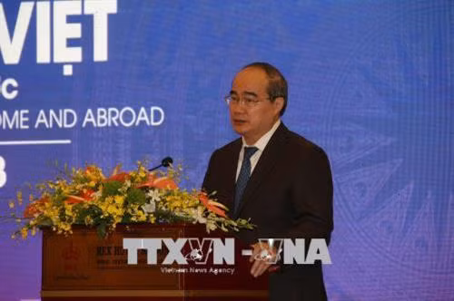 Bí thư Thành ủy Thành phố Hồ Chí Minh Nguyễn Thiện Nhân phát biểu tại phiên khai mạc diễn đàn. Ảnh: Tiến Lực – TTXVN