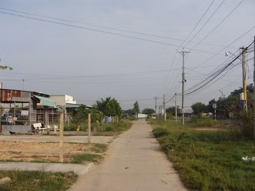 Cụm tuyến dân cư vượt lũ ở huyện Tân Hồng, tỉnh Đồng Tháp. Ảnh: TTXVN