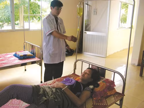 Trạm y tế quân dân y kết hợp chăm sóc sức khỏe đồng bào vùng biên
