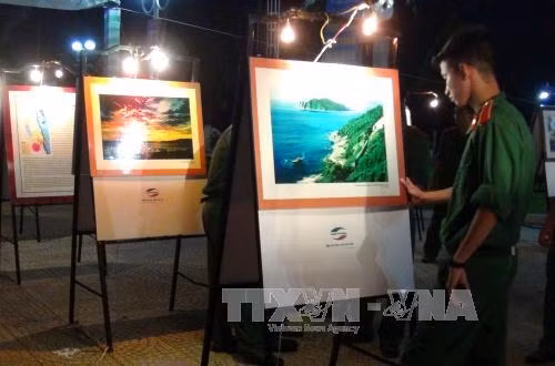 Festival biển Nha Trang - Khánh Hòa 2017: Triển lãm ảnh "Quê hương - con người vùng Duyên hải Nam Trung bộ và Tây Nguyên" ảnh 1
