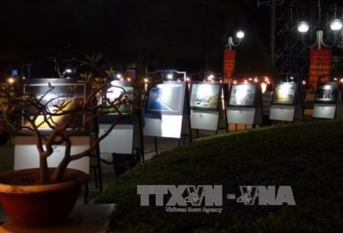 Festival biển Nha Trang - Khánh Hòa 2017: Triển lãm ảnh "Quê hương - con người vùng Duyên hải Nam Trung bộ và Tây Nguyên" ảnh 3