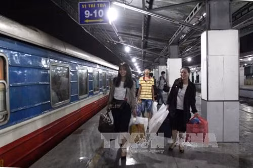 Công nhân TP Hồ Chí Minh về quê đón Tết Đinh Dậu năm 2017.Ảnh: Thanh Vũ-TTXVN