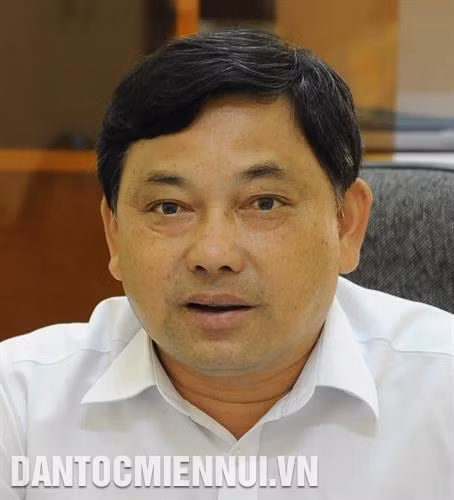 "Đổi thay rõ nhất trong đời sống đồng bào Khmer ở Trà Vinh là những con đường mới được láng nhựa, bê tông hóa, thuận tiện cho việc đi lại, buôn bán. Bên cạnh đó, hầu hết các ngôi chánh điện chùa Khmer đã được tôn tạo, trở thành niềm tự hào của phum sóc. Nhà cửa của đồng bào Khmer cũng được xây dựng khang trang, cơ bản không còn nhà tạm như trước đây” - Ông Thạch Mu Ni, Phó trưởng Ban Dân tộc tỉnh Trà Vinh. Ảnh: An Hiếu - DTMN