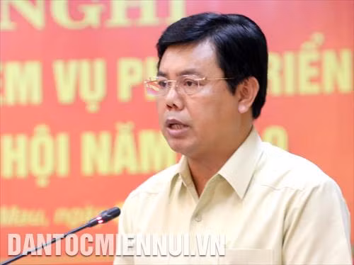 Chủ tịch UBND tỉnh Cà Mau Nguyễn Tiến Hải phát biểu tại hội nghị. Ảnh: Kim Há