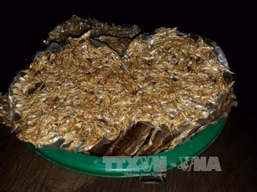 Bánh tráng cá cơm - đặc sản sông nước vùng biên ảnh 1
