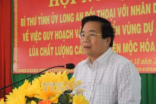 Bí thư Tỉnh ủy Long An Phạm Văn Rạnh phát biểu tại buổi đối thoại. Ảnh: Bùi Như Trường Giang - TTXVN