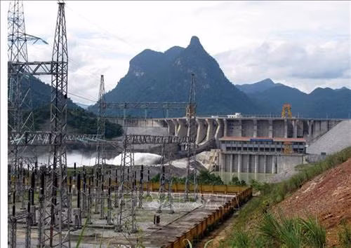 Nhà máy thủy điện Tuyên Quang. Ảnh: Quang Đán - TTXVN
