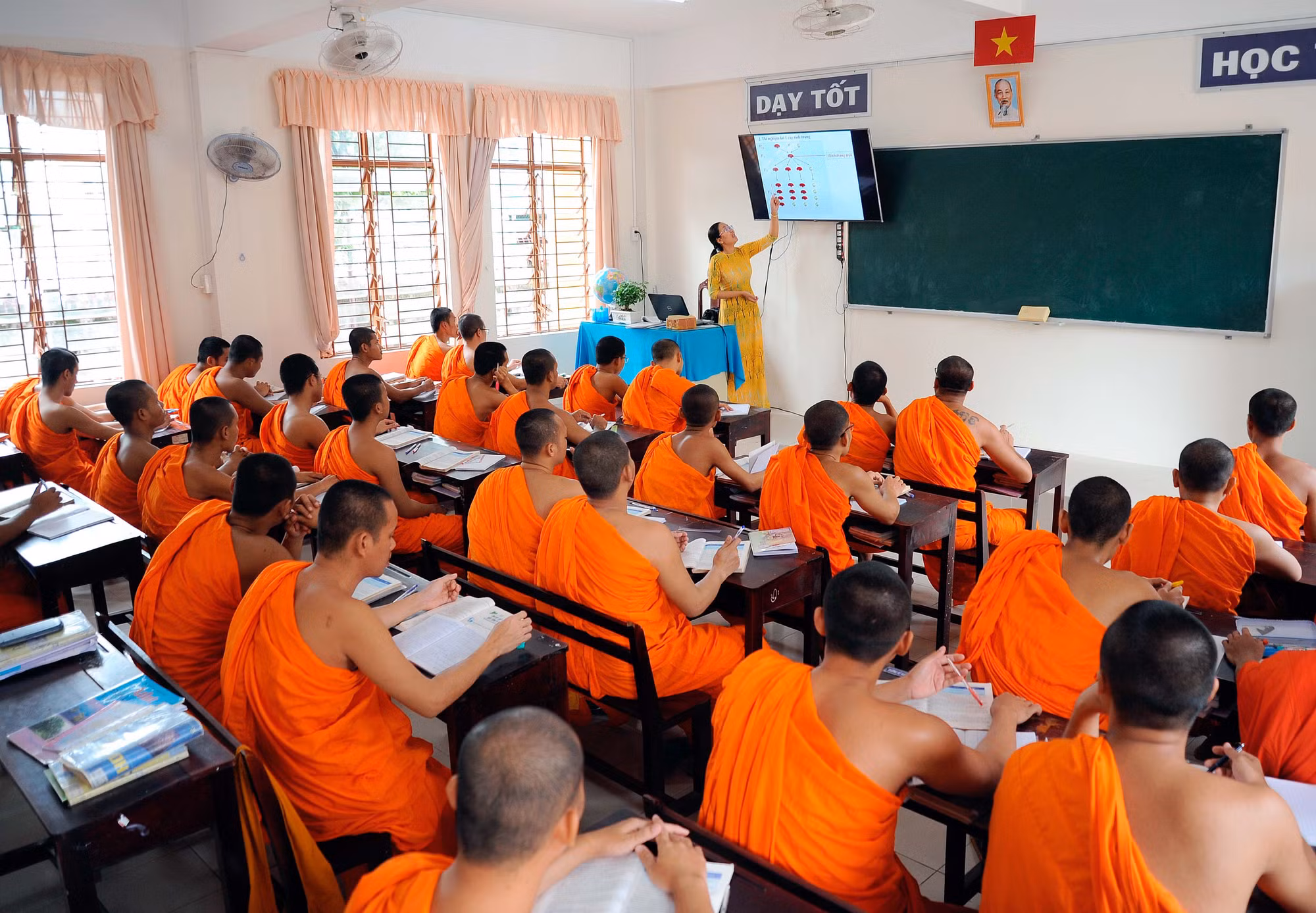 Giá trị giáo dục trong gia huấn ca nữ của người Khmer Nam Bộ ảnh 4