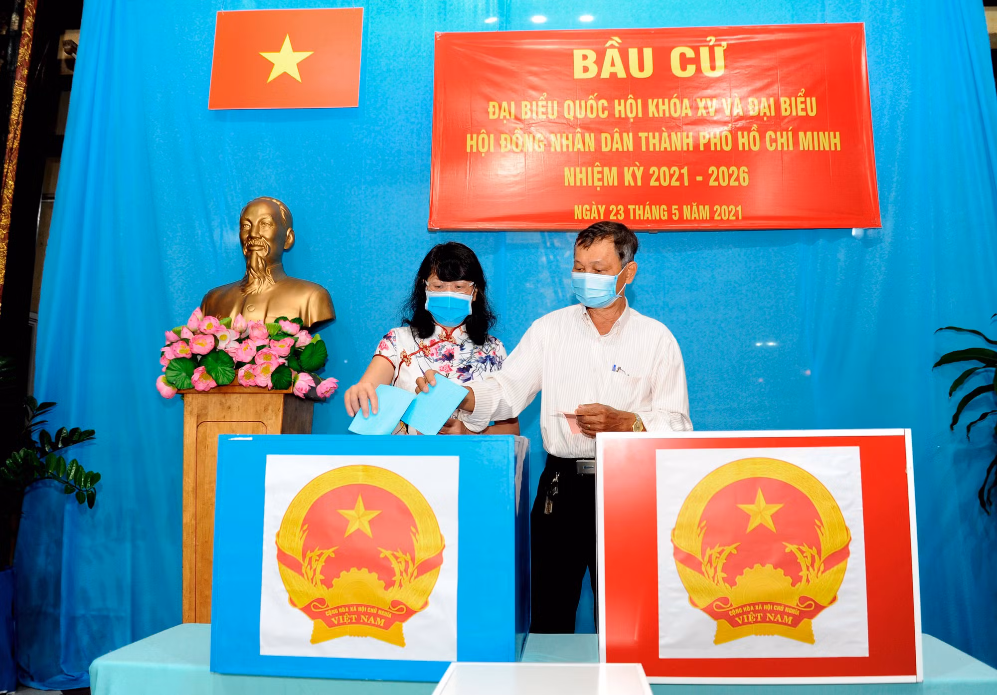 Cử tri người Hoa quận 5 hân hoan đi bầu cử ảnh 9
