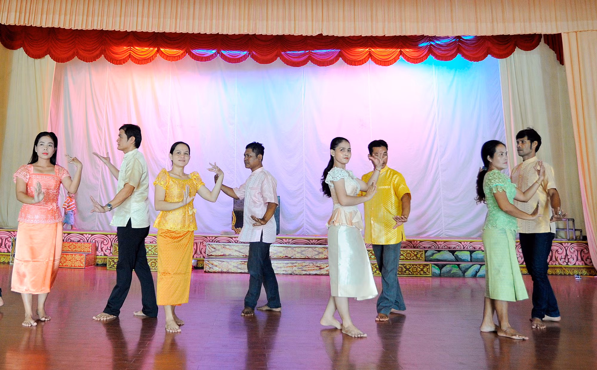 Đoàn nghệ thuật Khmer tỉnh Sóc Trăng - nơi bảo tồn phát huy dân ca, dân vũ Khmer ảnh 4