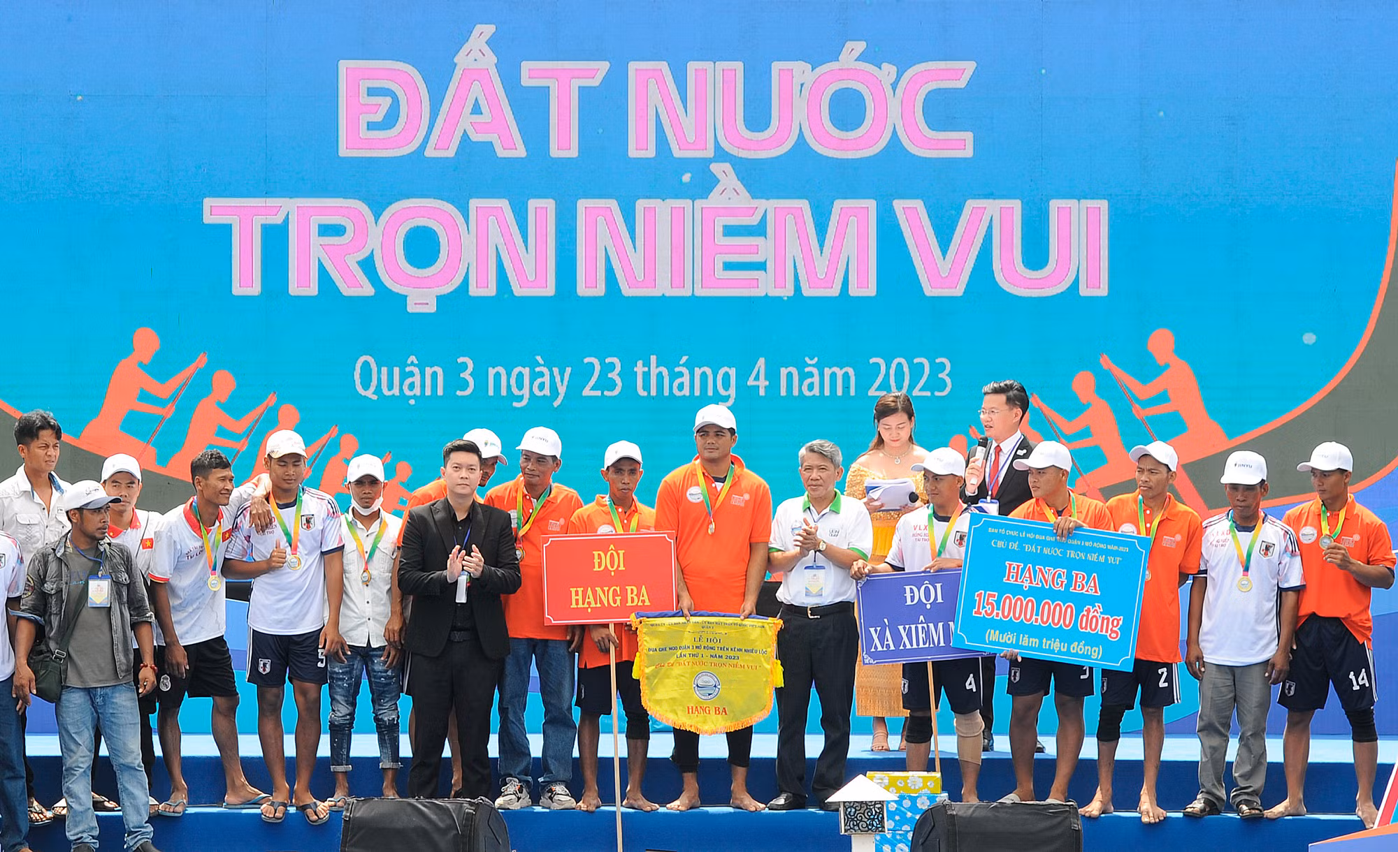 Hội ghe Ngo giữa lòng Thành phố Hồ Chí Minh ảnh 12