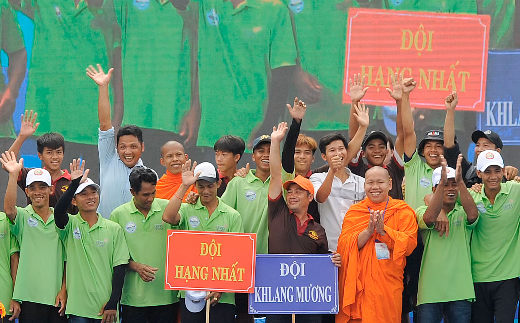Hội ghe Ngo giữa lòng Thành phố Hồ Chí Minh ảnh 15