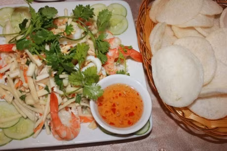 Gỏi củ hũ dừa được xem là món hiếm, không phải lúc nào cũng sẵn có và không phải ai cũng có dịp được thưởng thức