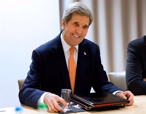 Trong ảnh (tư liệu): Ngoại trưởng Mỹ John Kerry trong một cuộc họp về tiến trình hòa bình Syria với Ngoại trưởng Nga Sergei Lavrov tại Zurich, Thụy Sĩ ngày 20/1. AFP/TTXVN