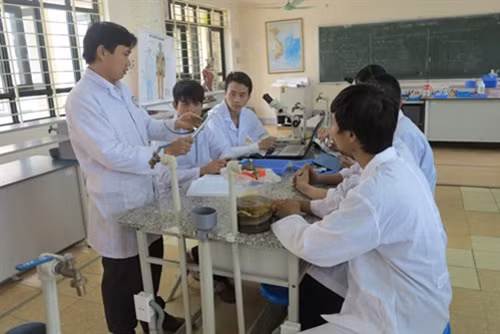 Giảng viên không còn là “trung tâm” ảnh 1