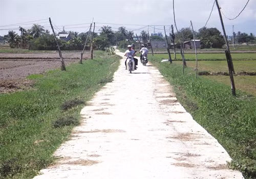 Đường giao thông liên thôn đã được bê tông hóa