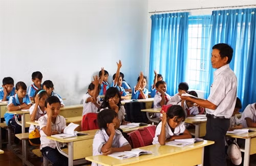 Không khí học tập hào hứng, sôi nổi.