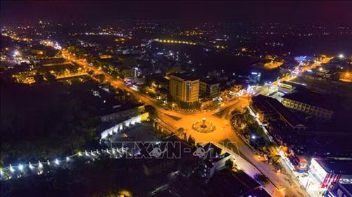Thành phố Điện Biên Phủ lung linh trong đêm. Ảnh: Tuấn Anh - TTXVN
