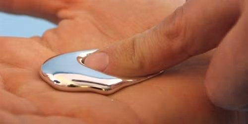 Gallium là kim loại tương tự như sắt. Ảnh: BI
