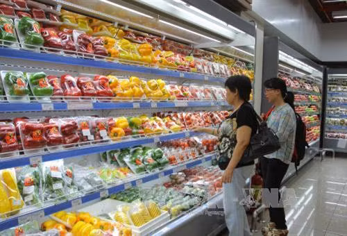 Thực phẩm đạt chỉ số an toàn bán tại siêu thị quận 7, Thành phố Hồ Chí Minh. Ảnh: Phương Vy-TTXVN
