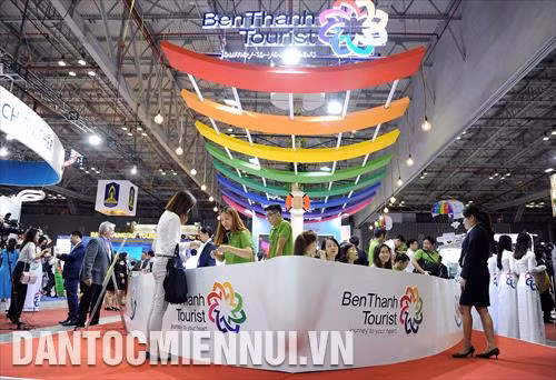 Các gian hàng trưng bày của các đơn vị lữ hành tại Hội chợ Du lịch Quốc tế thành phố Hồ Chí Minh năm 2019