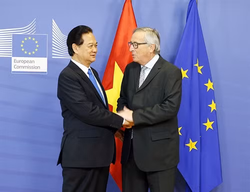 Ngày 02/12/2015, tại Thủ đô Brussels, Vương quốc Bỉ, Thủ tướng Chính phủ Nguyễn Tấn Dũng gặp Chủ tịch Ủy ban Châu Âu Jean-Claude Juncker. Ảnh: Đức Tám – TTXVN