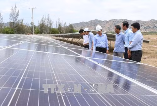 Dự án Nhà máy Điện mặt trời BIM 1 (xã Phước Minh, huyện Thuận Nam, tỉnh Ninh Thuận) dự kiến hoàn thành vào quý IV/2018. Ảnh: Nguyễn Thành - TTXVN