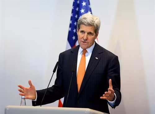 Trong ảnh (tư liệu): Ngoại trưởng Mỹ John Kerry phát biểu tại một cuộc họp báo ở Tirana, Albania ngày 14/2. AFP/TTXVN