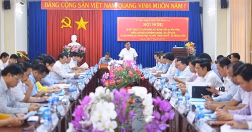 Chủ tịch UBND tỉnh Long An – Trần Văn Cần chủ trì Hội nghị sơ kết công tác giải phóng mặt bằng. Nguồn: Báo Long An online