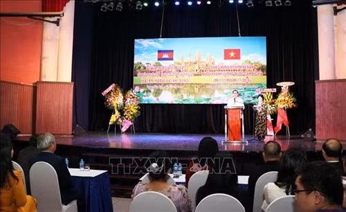 Quang cảnh Lễ Kỷ niệm 65 năm, Quốc khánh Vương quốc Campuchia. Ảnh: Xuân Khu - TTXVN