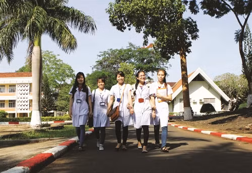 Sau gần 40 năm hoạt động, trường Đại học Tây Nguyên đã đào tạo hàng chục nghìn sinh viên cho các tỉnh khu vực miền Trung - Tây Nguyên