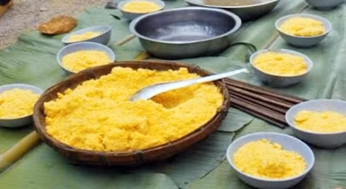 Mèn mén là món ăn chính trong bữa cơm cũng như các mâm cỗ. Ảnh: Đỗ Thảo