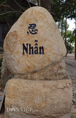 Chữ nhẫn được khắc trên đá