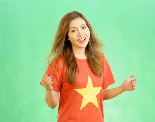 Nghệ sĩ Việt rực đỏ màu cờ với MV "Việt Nam quê hương tôi" ảnh 11