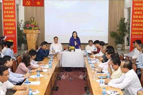 Đoàn công tác của Bộ Y tế làm việc với Sở Y tế Thành phố Hồ Chí Minh về công tác phòng chống bệnh sởi ngày 9/3. Ảnh: Đinh Hằng – TTXVN